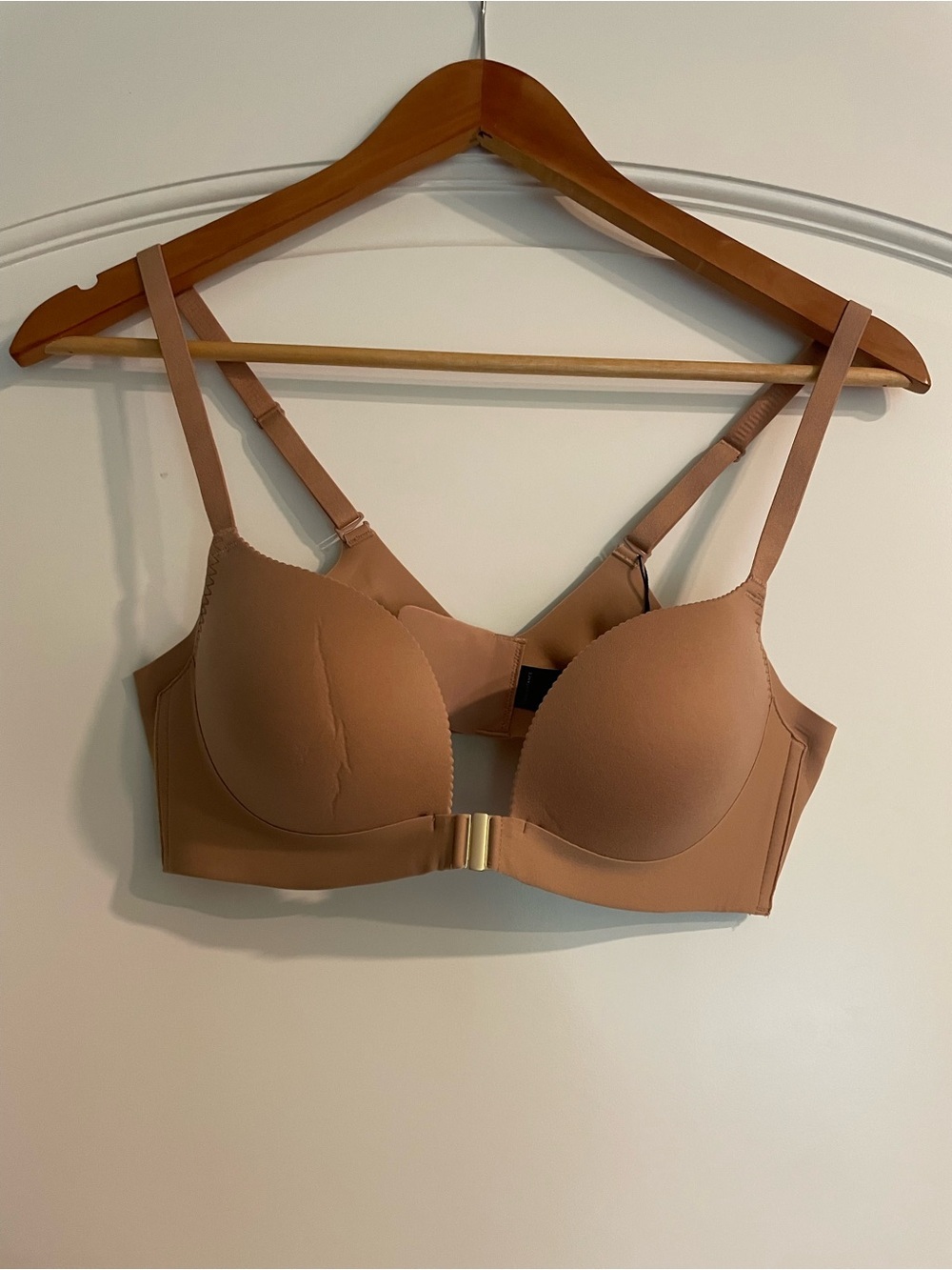 Understands Smooth Essentials Front Close Wireless Bra in Nude 34 A